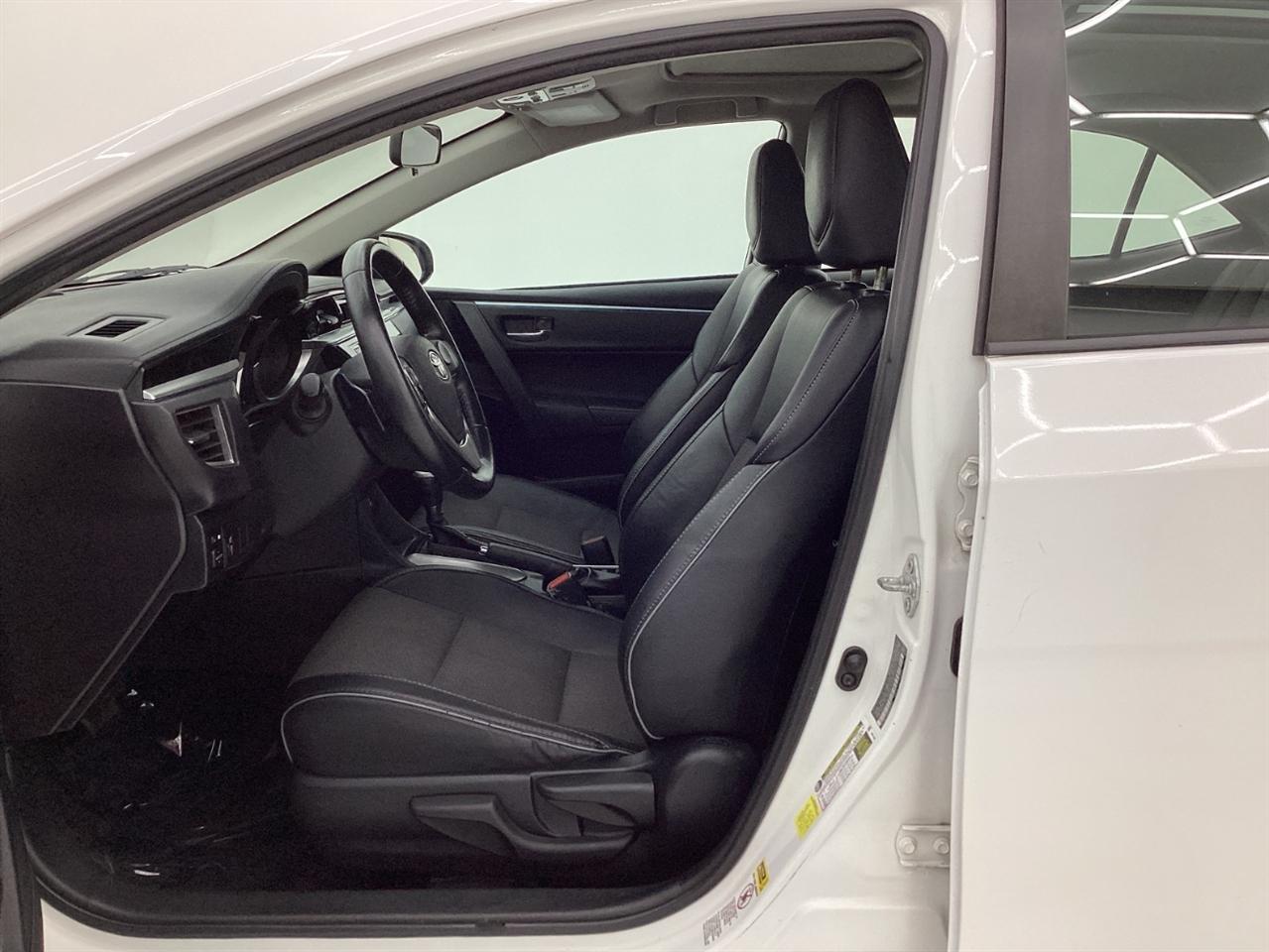 Toyota Corolla 4dr Sdn CVT LE Premium (Natl) 2014