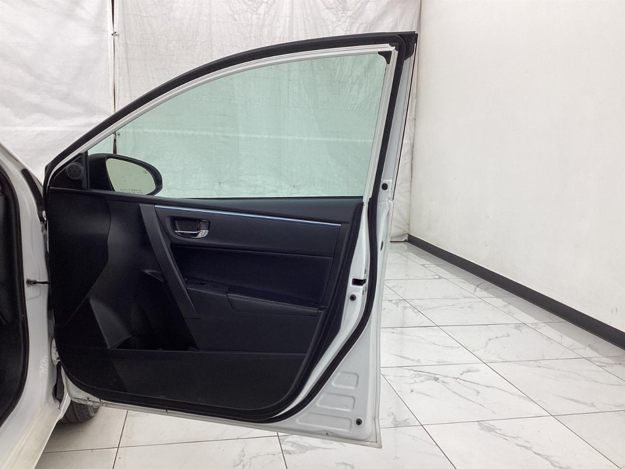 Toyota Corolla 4dr Sdn CVT LE Premium (Natl) 2014