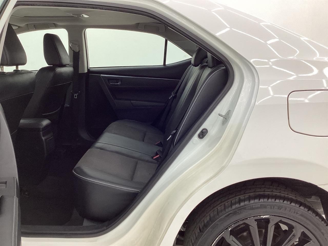 Toyota Corolla 4dr Sdn CVT LE Premium (Natl) 2014