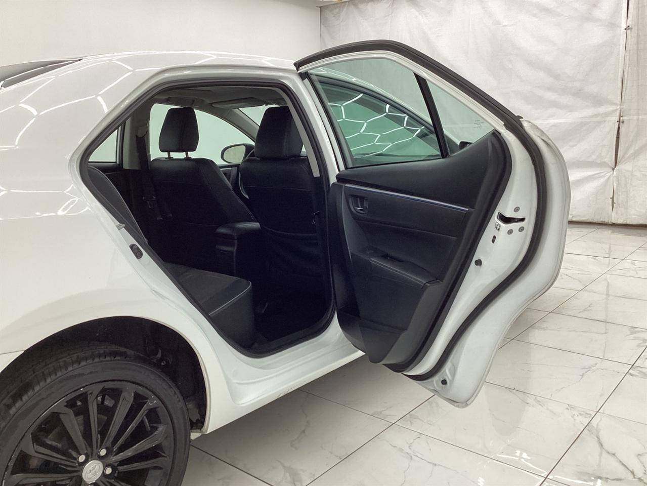 Toyota Corolla 4dr Sdn CVT LE Premium (Natl) 2014