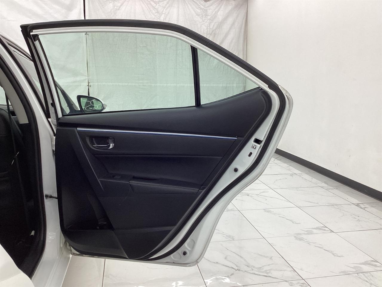 Toyota Corolla 4dr Sdn CVT LE Premium (Natl) 2014