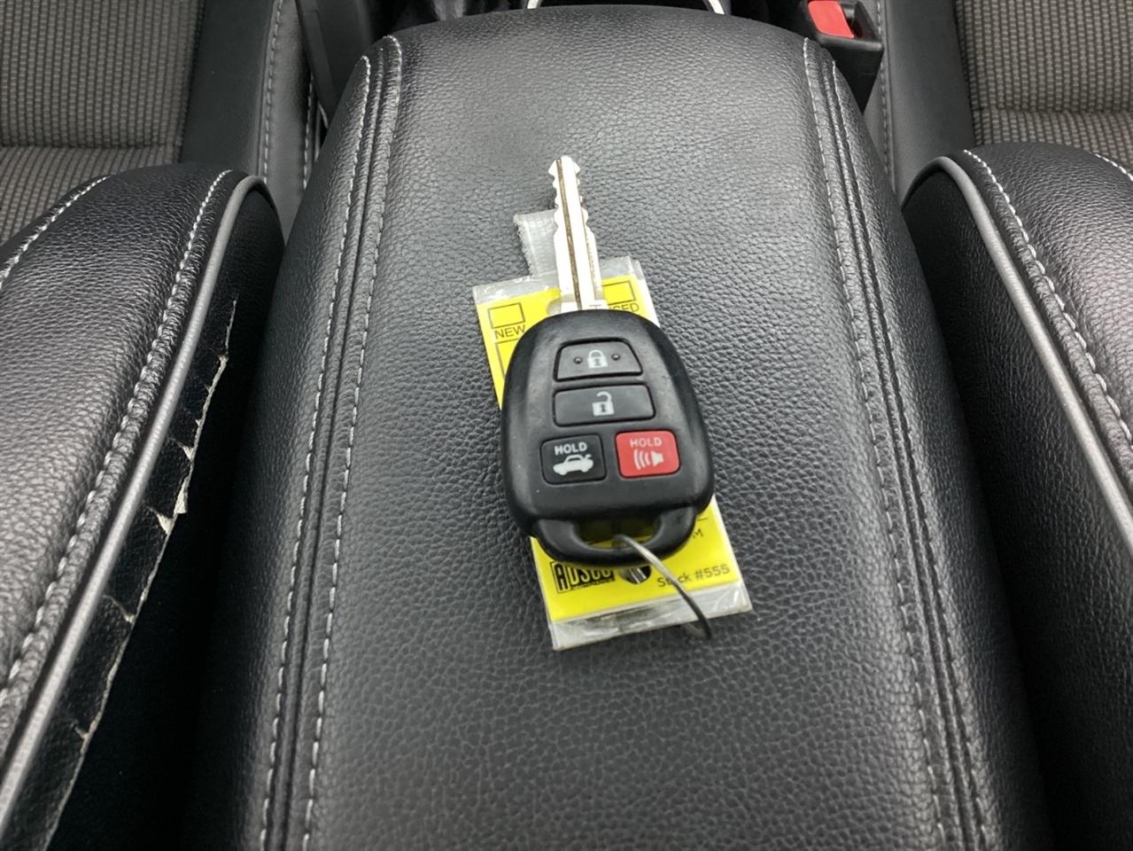 Toyota Corolla 4dr Sdn CVT LE Premium (Natl) 2014