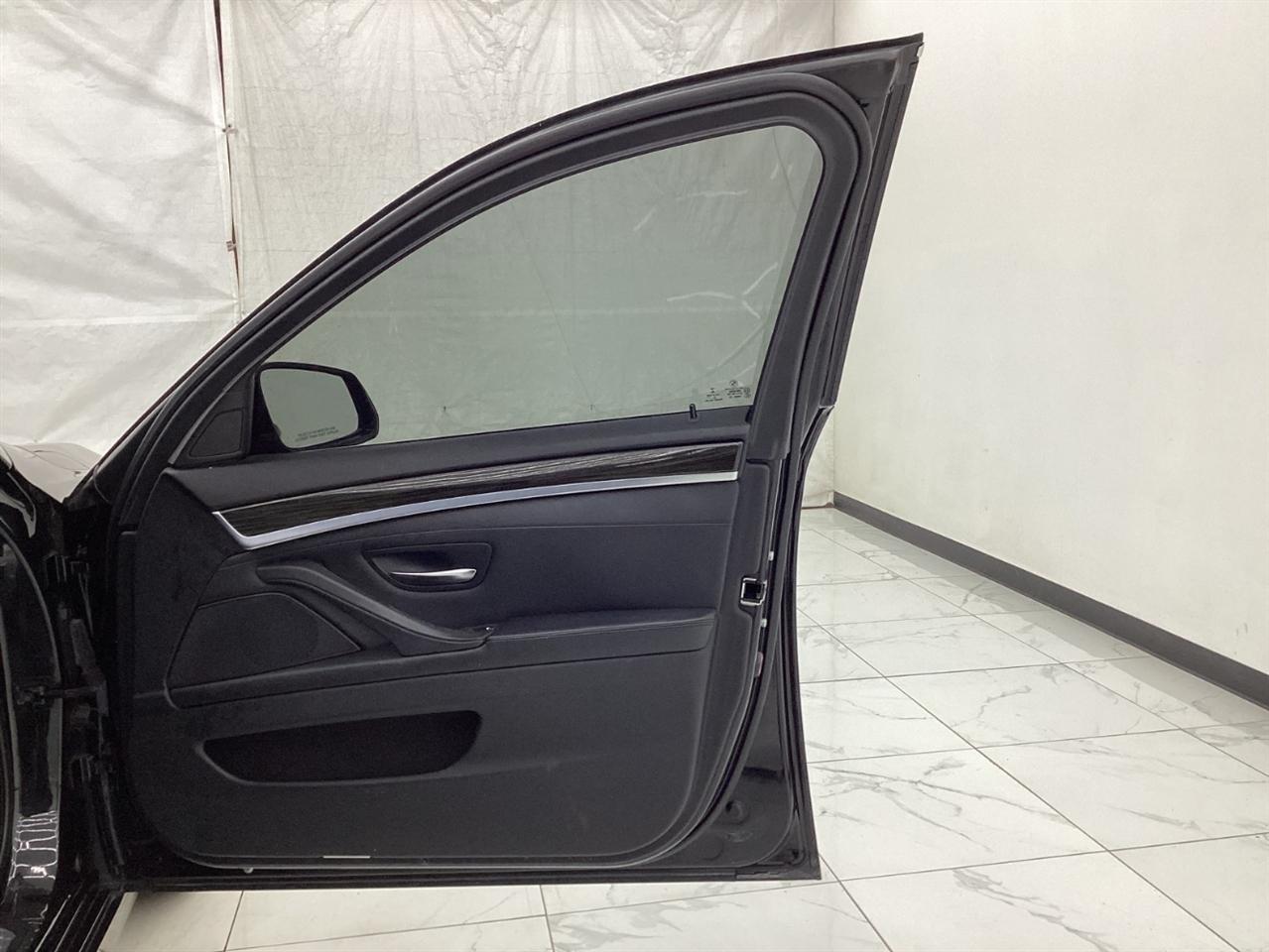 BMW 5 Series 4dr Sdn 528i xDrive AWD 2015