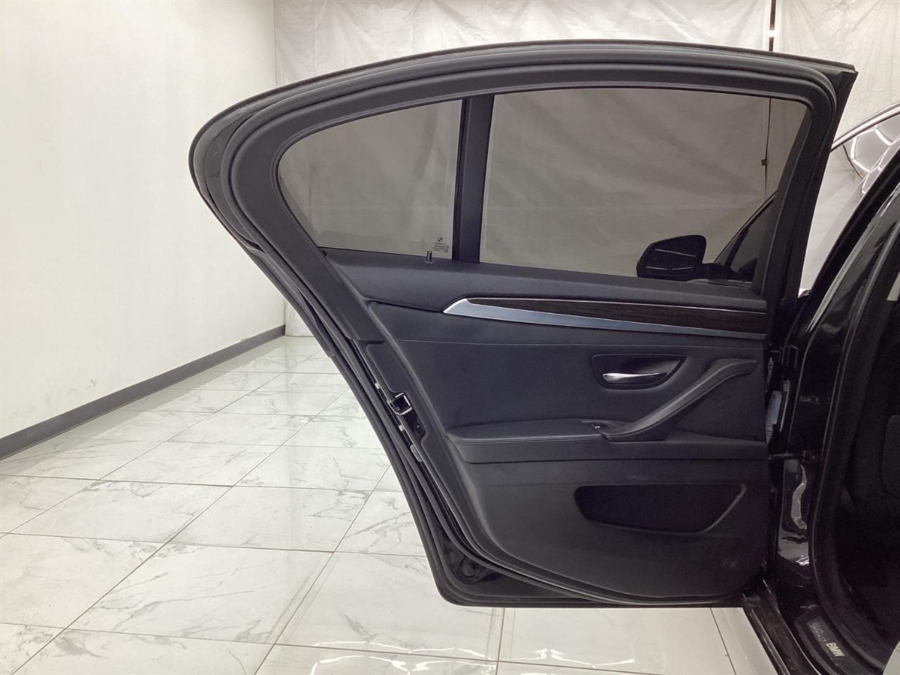 BMW 5 Series 4dr Sdn 528i xDrive AWD 2015