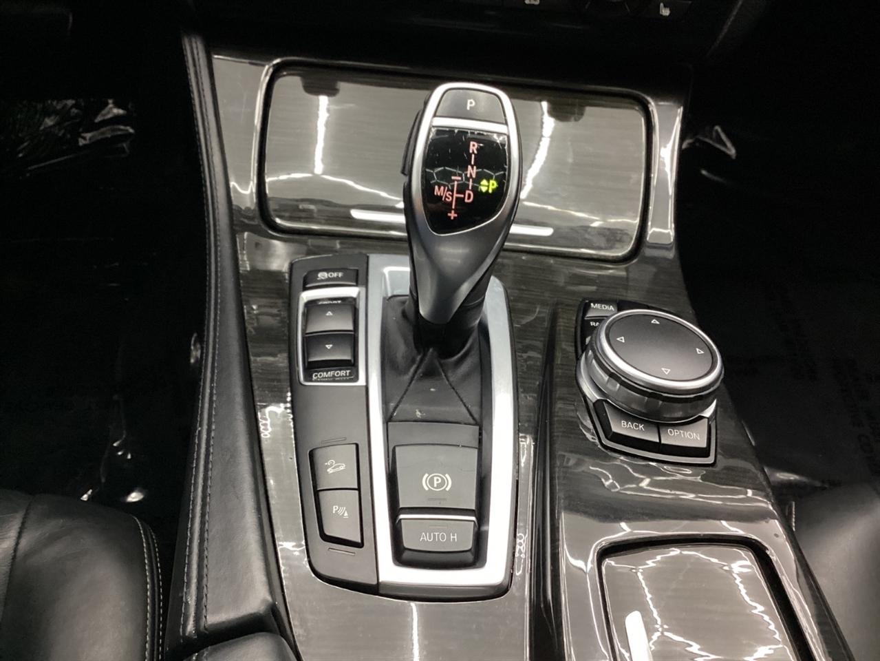 BMW 5 Series 4dr Sdn 528i xDrive AWD 2015