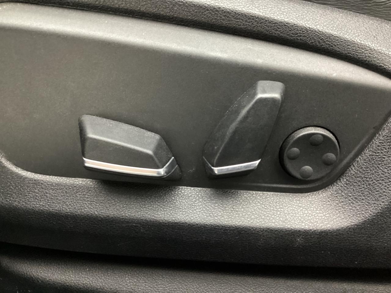 BMW 5 Series 4dr Sdn 528i xDrive AWD 2015