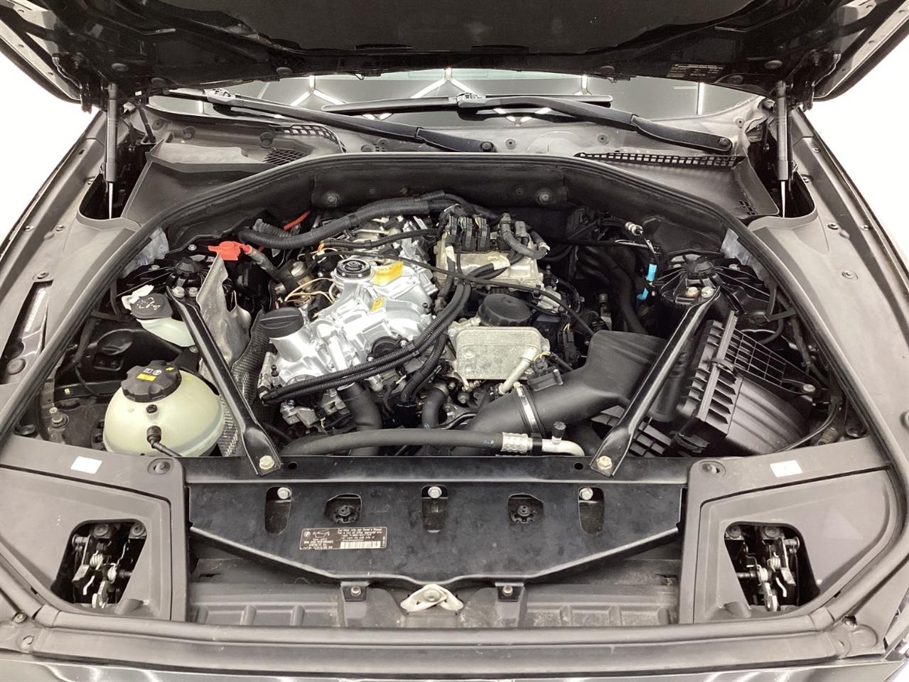 BMW 5 Series 4dr Sdn 528i xDrive AWD 2015