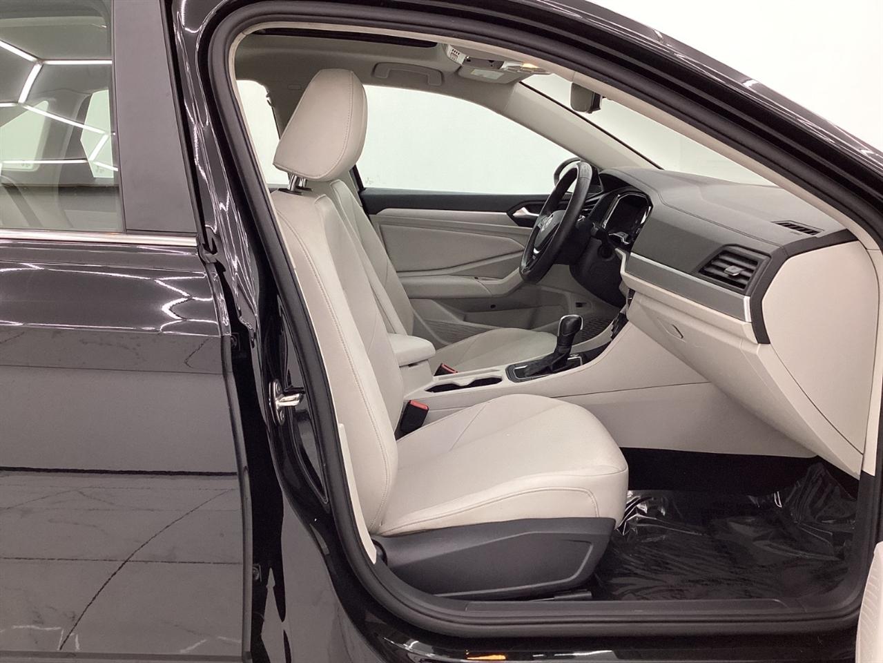 Volkswagen Jetta R-Line Auto w/SULEV 2020