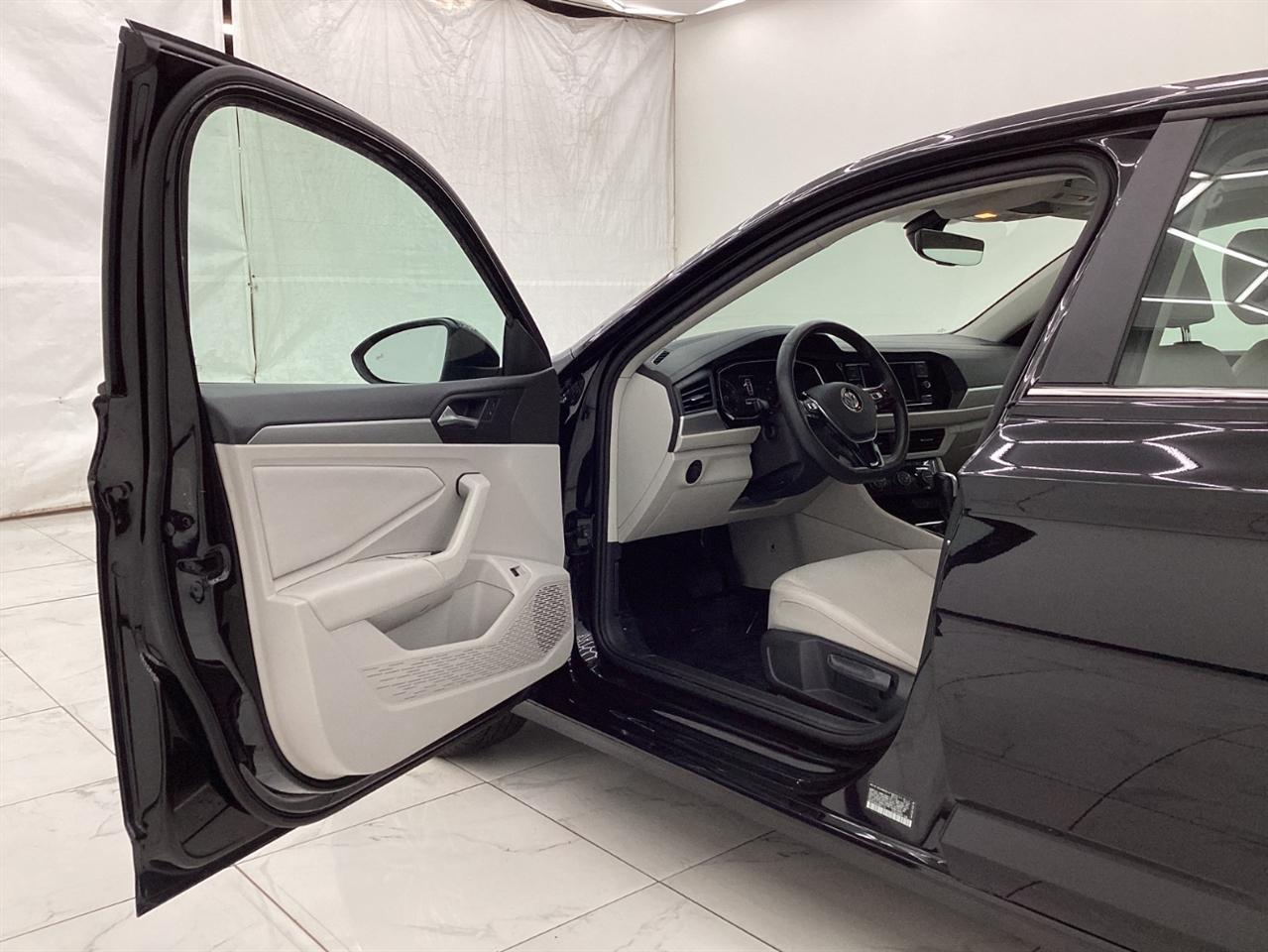 Volkswagen Jetta R-Line Auto w/SULEV 2020