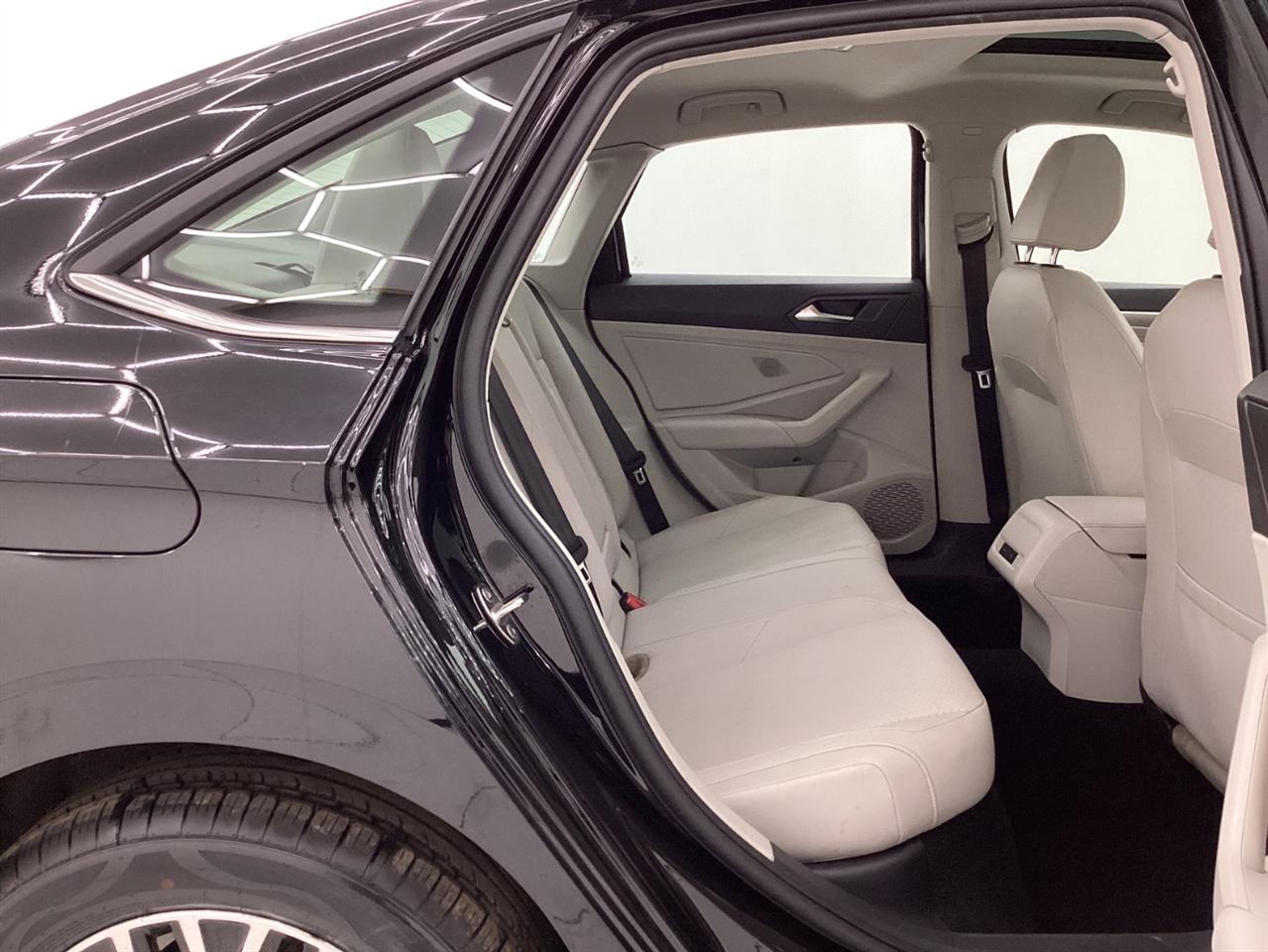 Volkswagen Jetta R-Line Auto w/SULEV 2020