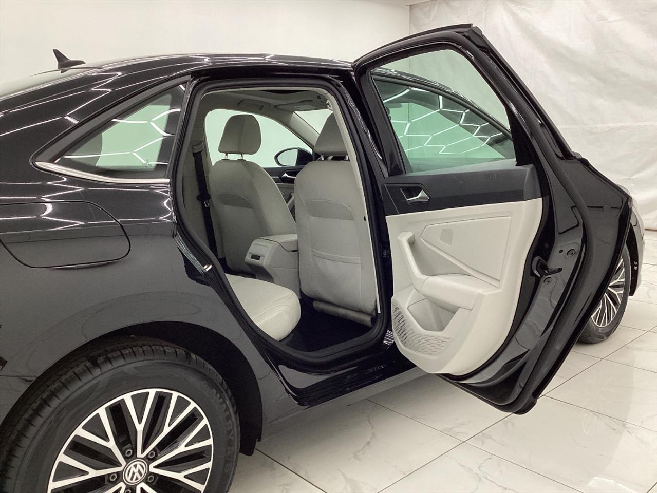 Volkswagen Jetta R-Line Auto w/SULEV 2020