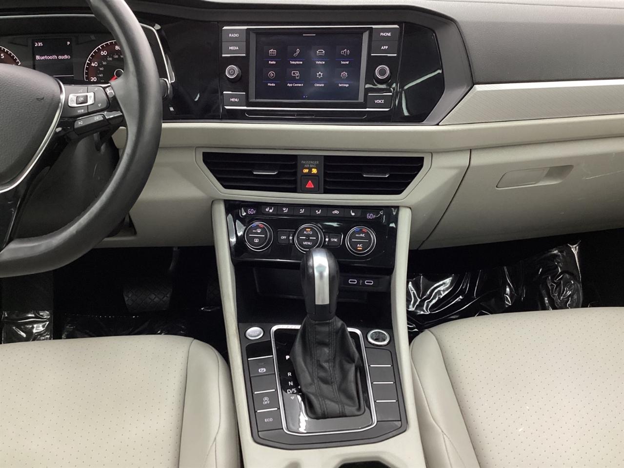 Volkswagen Jetta R-Line Auto w/SULEV 2020