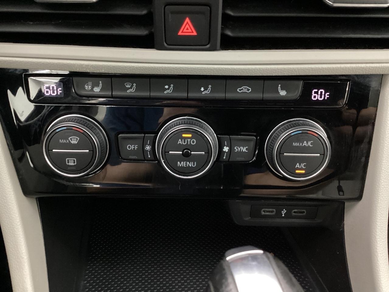 Volkswagen Jetta R-Line Auto w/SULEV 2020