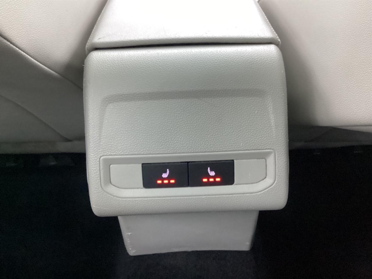 Volkswagen Jetta R-Line Auto w/SULEV 2020