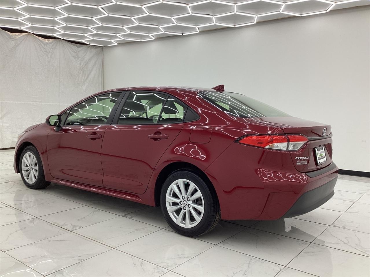 Toyota Corolla Hybrid LE FWD (Natl) 2023