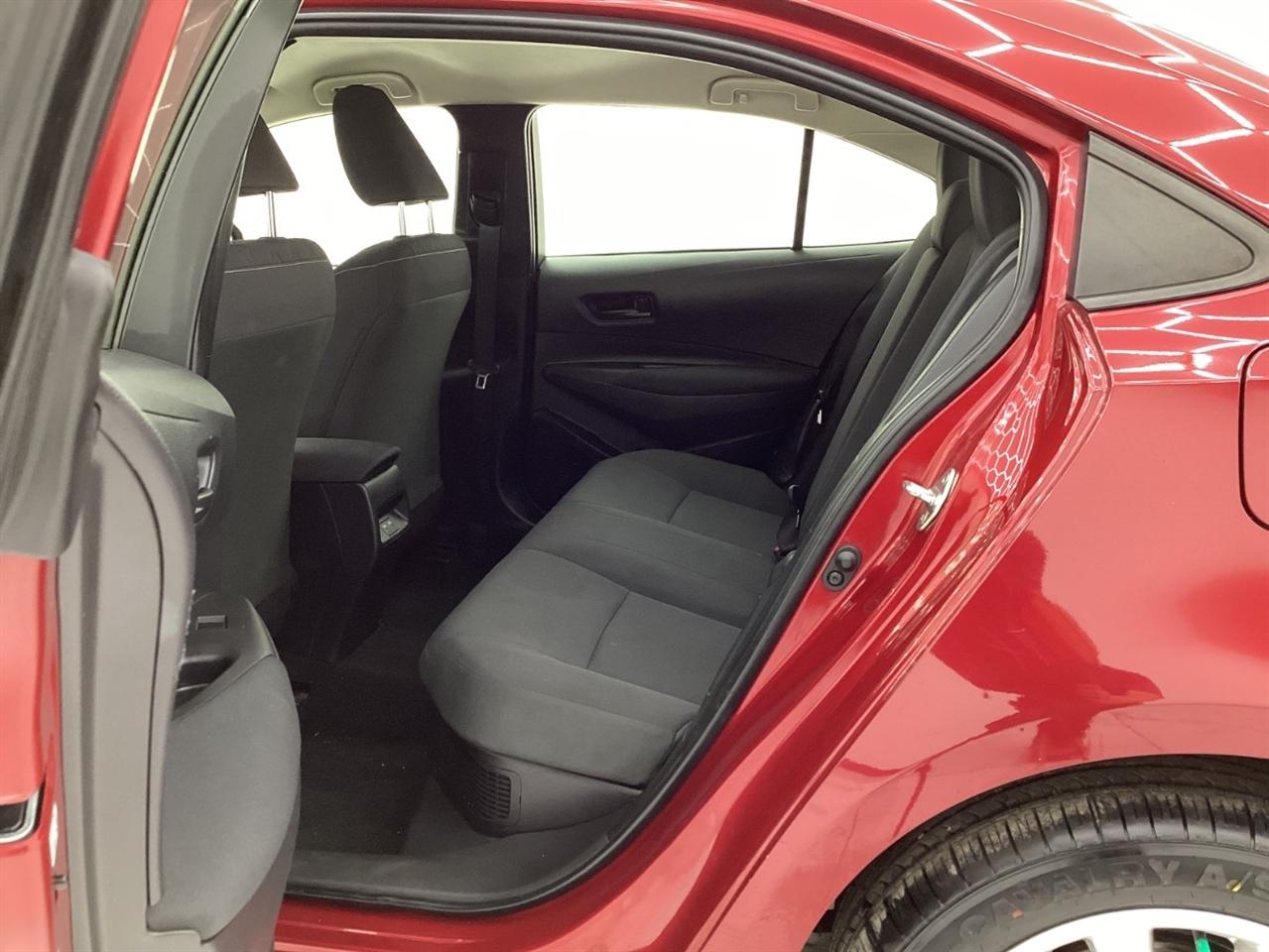 Toyota Corolla Hybrid LE FWD (Natl) 2023