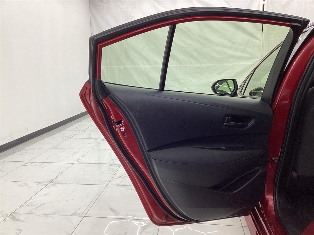 Toyota Corolla Hybrid LE FWD (Natl) 2023