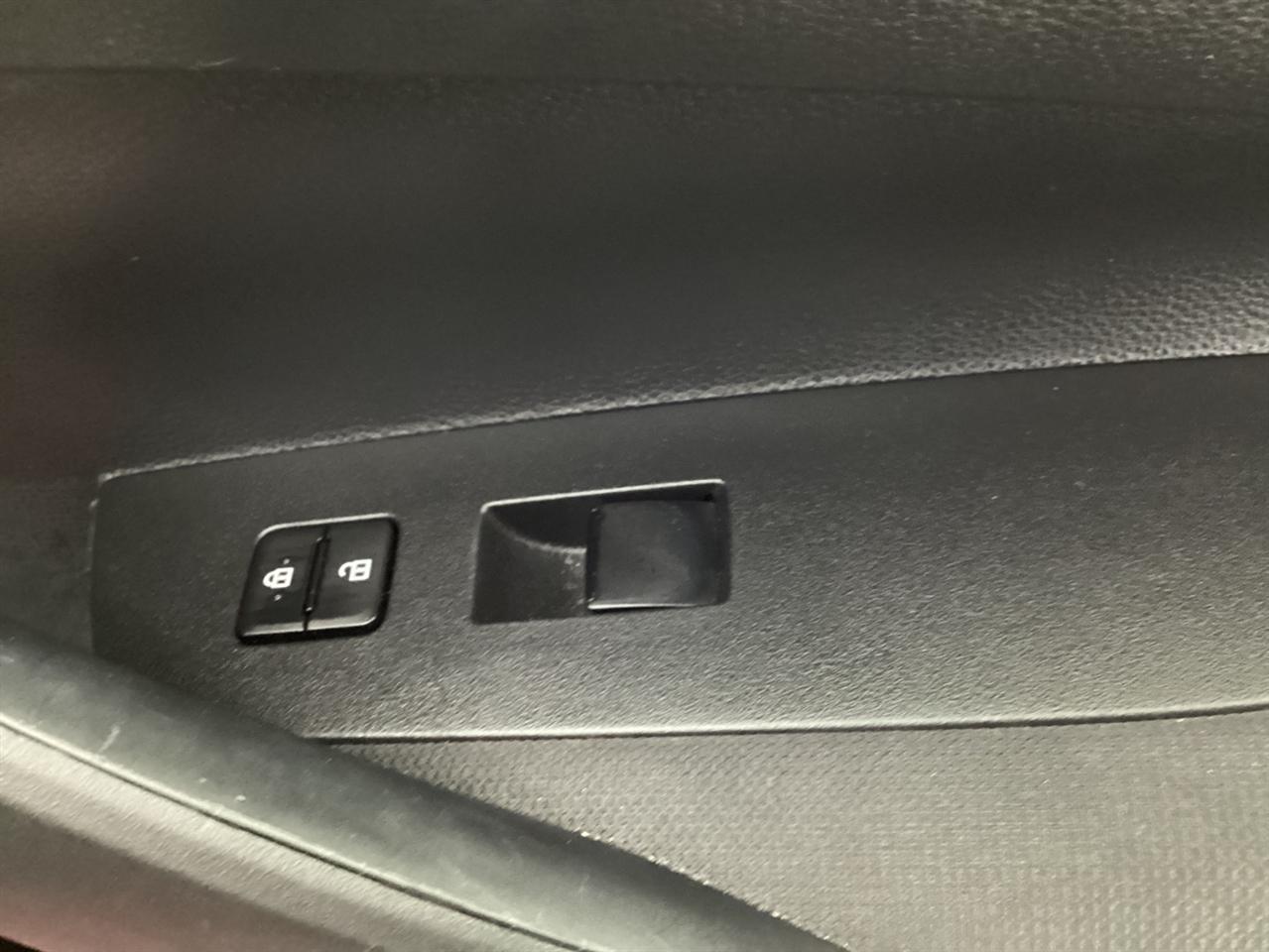 Toyota Corolla Hybrid LE FWD (Natl) 2023