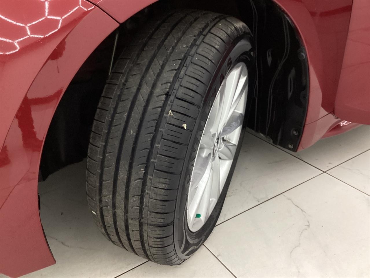 Toyota Corolla Hybrid LE FWD (Natl) 2023