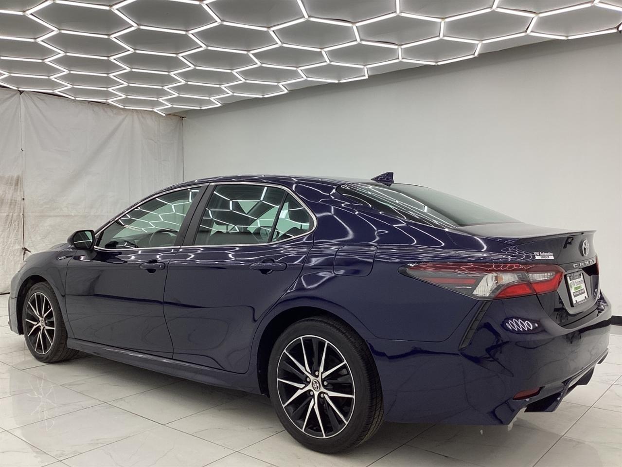 Toyota Camry SE Auto (Natl) 2022