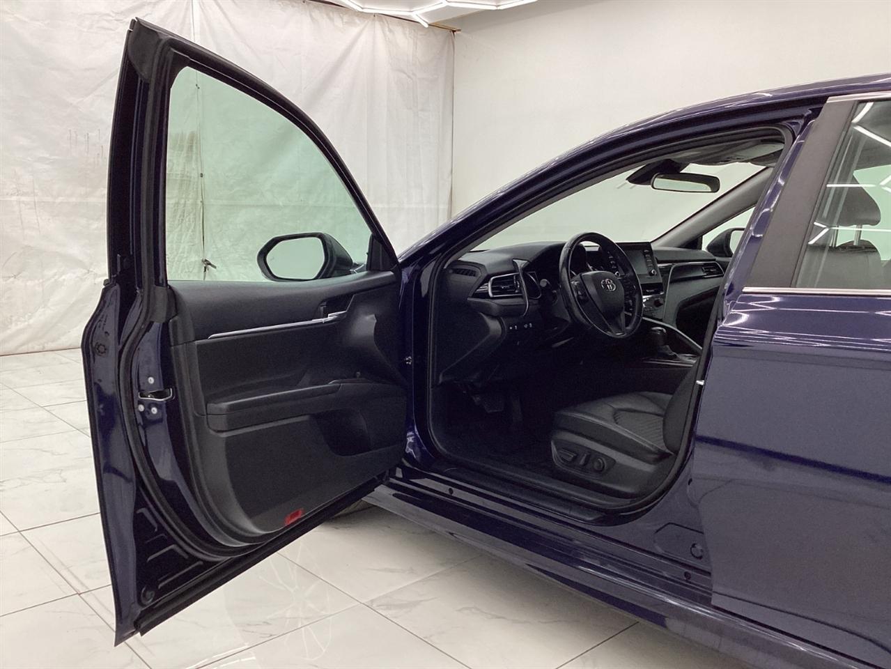 Toyota Camry SE Auto (Natl) 2022