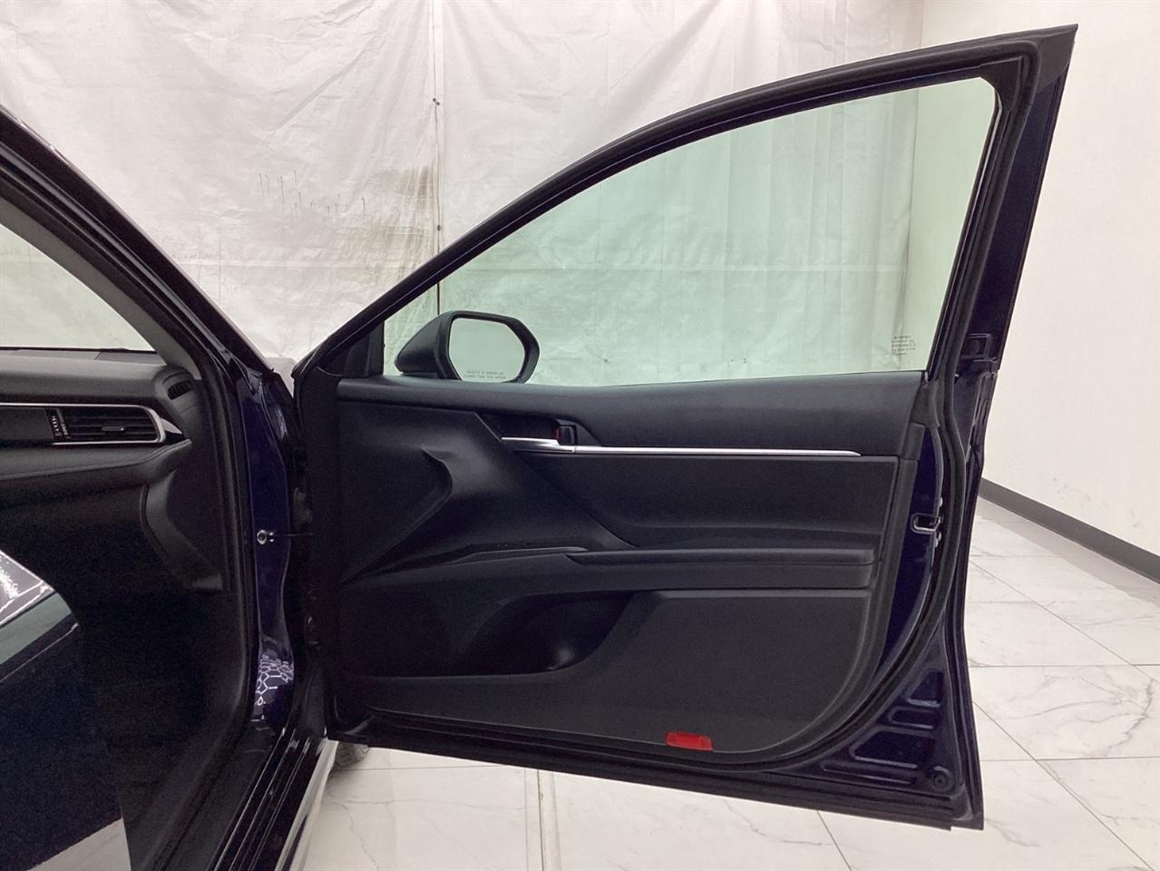 Toyota Camry SE Auto (Natl) 2022