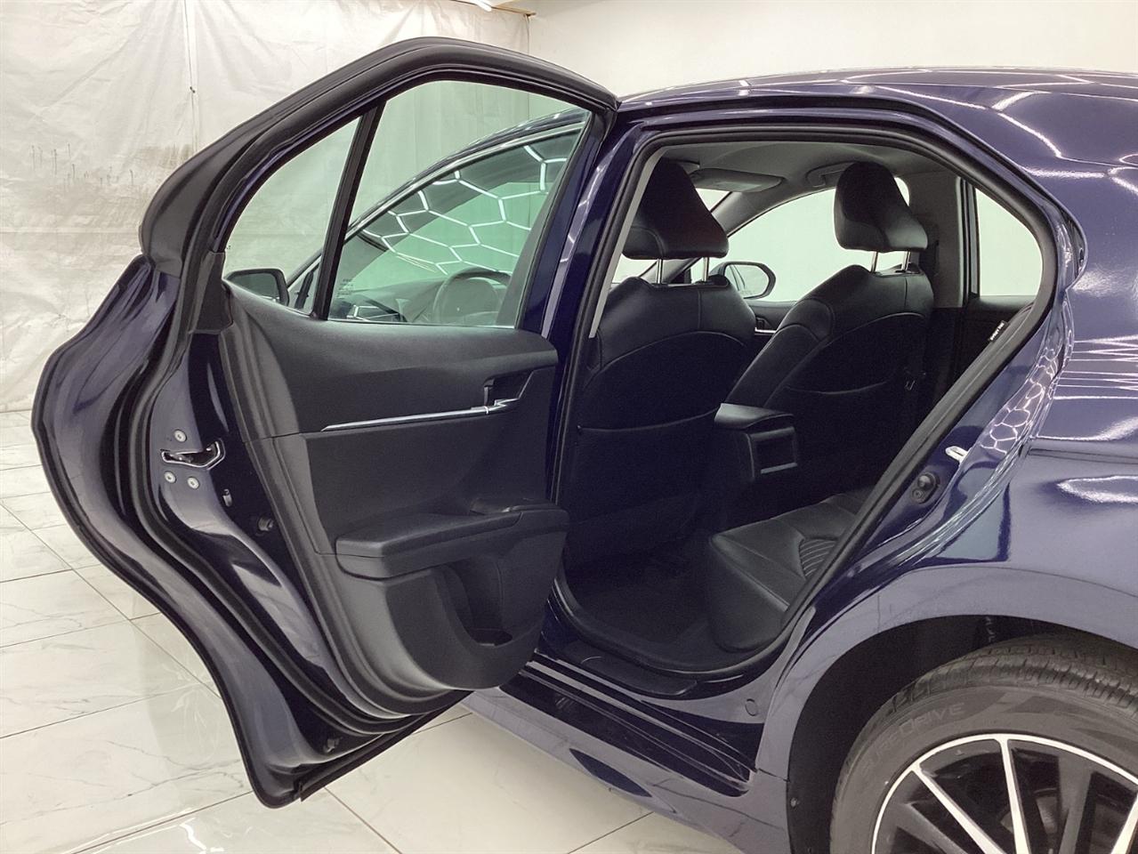 Toyota Camry SE Auto (Natl) 2022