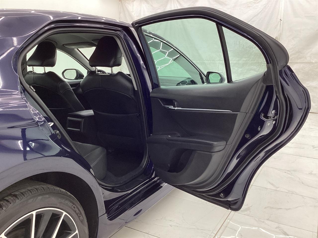 Toyota Camry SE Auto (Natl) 2022