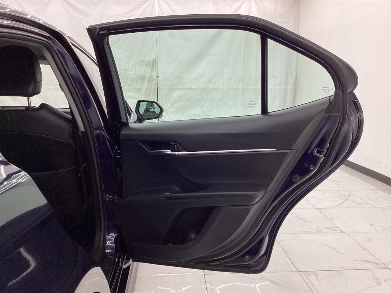 Toyota Camry SE Auto (Natl) 2022