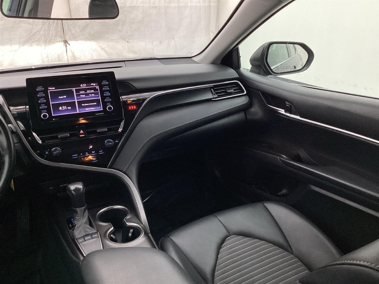 Toyota Camry SE Auto (Natl) 2022