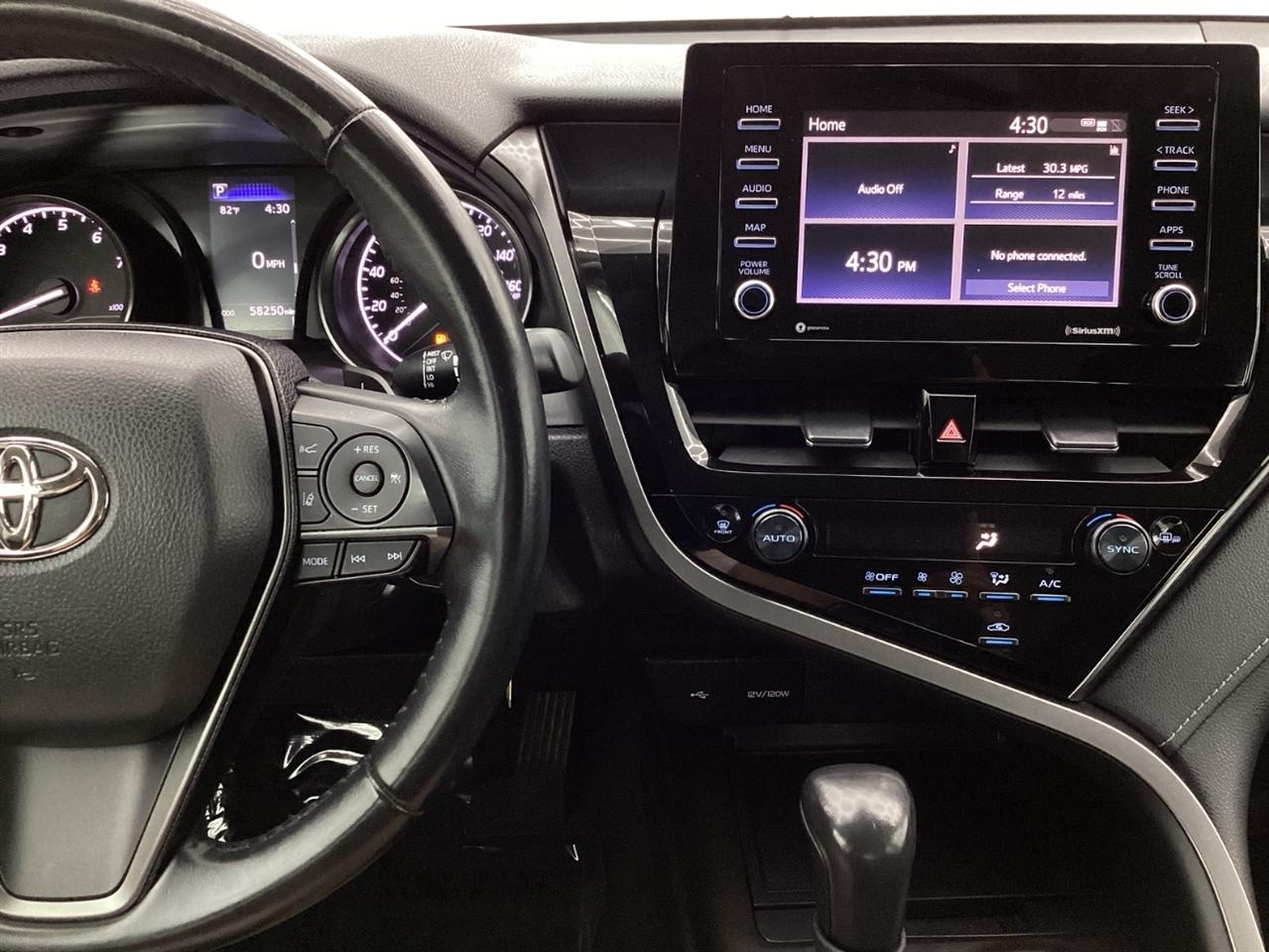 Toyota Camry SE Auto (Natl) 2022