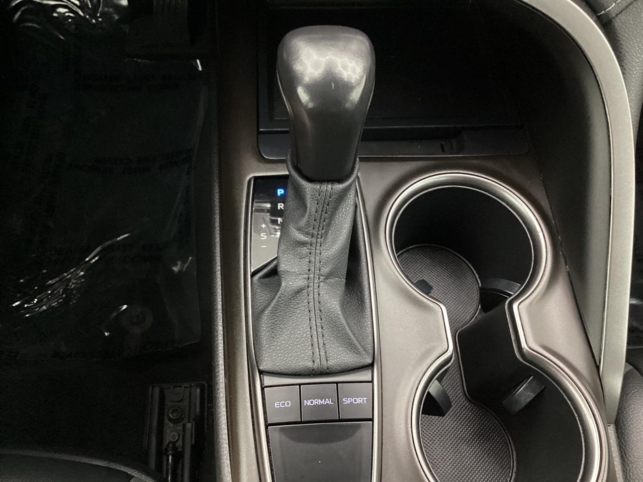 Toyota Camry SE Auto (Natl) 2022