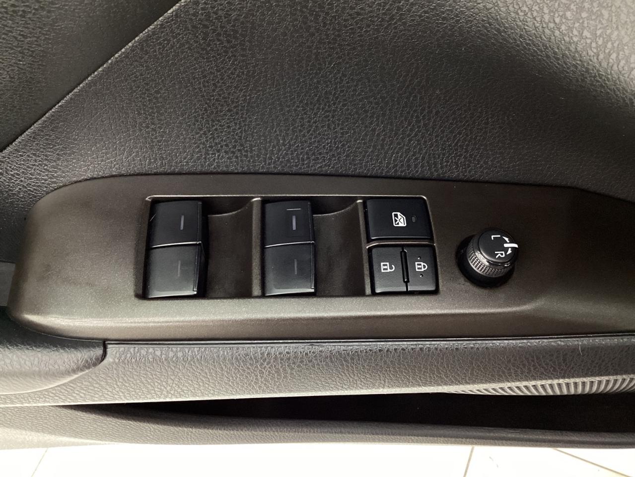 Toyota Camry SE Auto (Natl) 2022