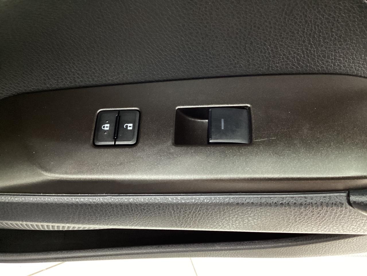 Toyota Camry SE Auto (Natl) 2022