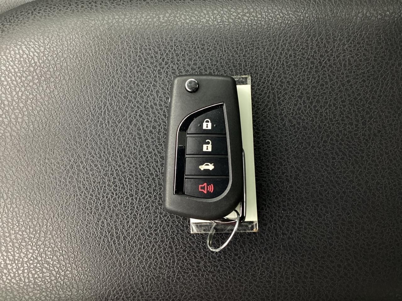 Toyota Camry SE Auto (Natl) 2022