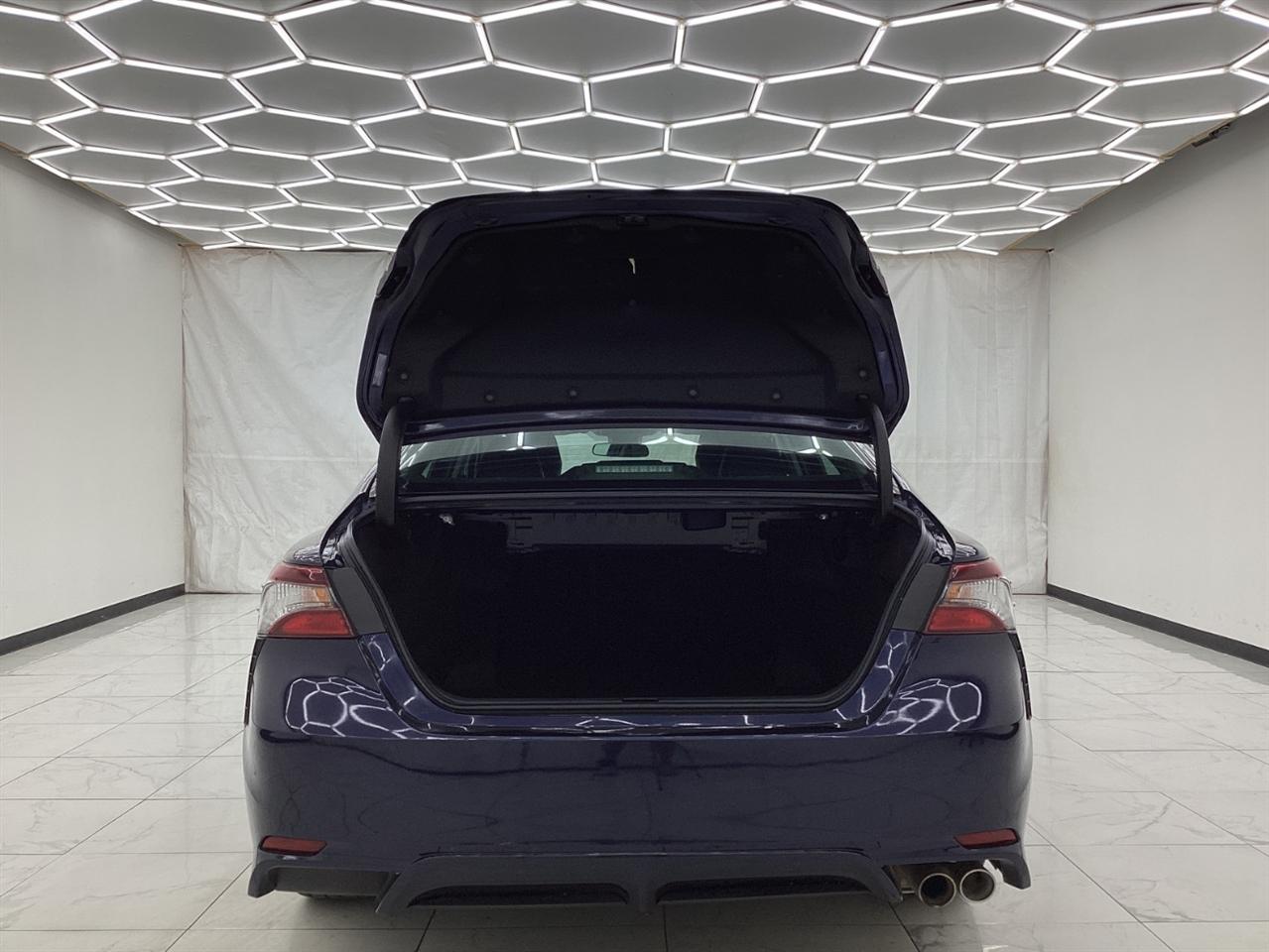 Toyota Camry SE Auto (Natl) 2022