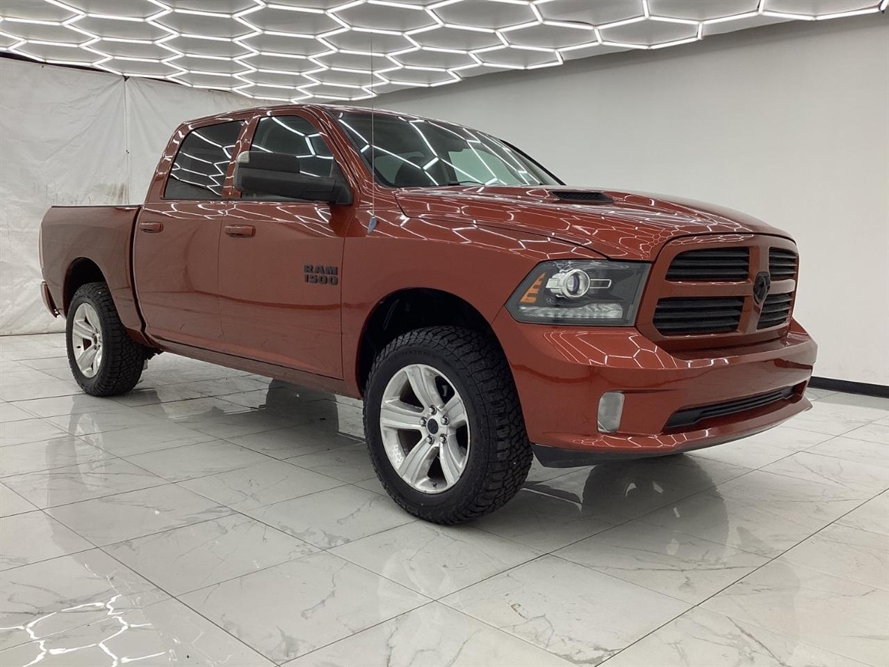 RAM 1500 4WD Crew Cab 140.5" Sport 2013