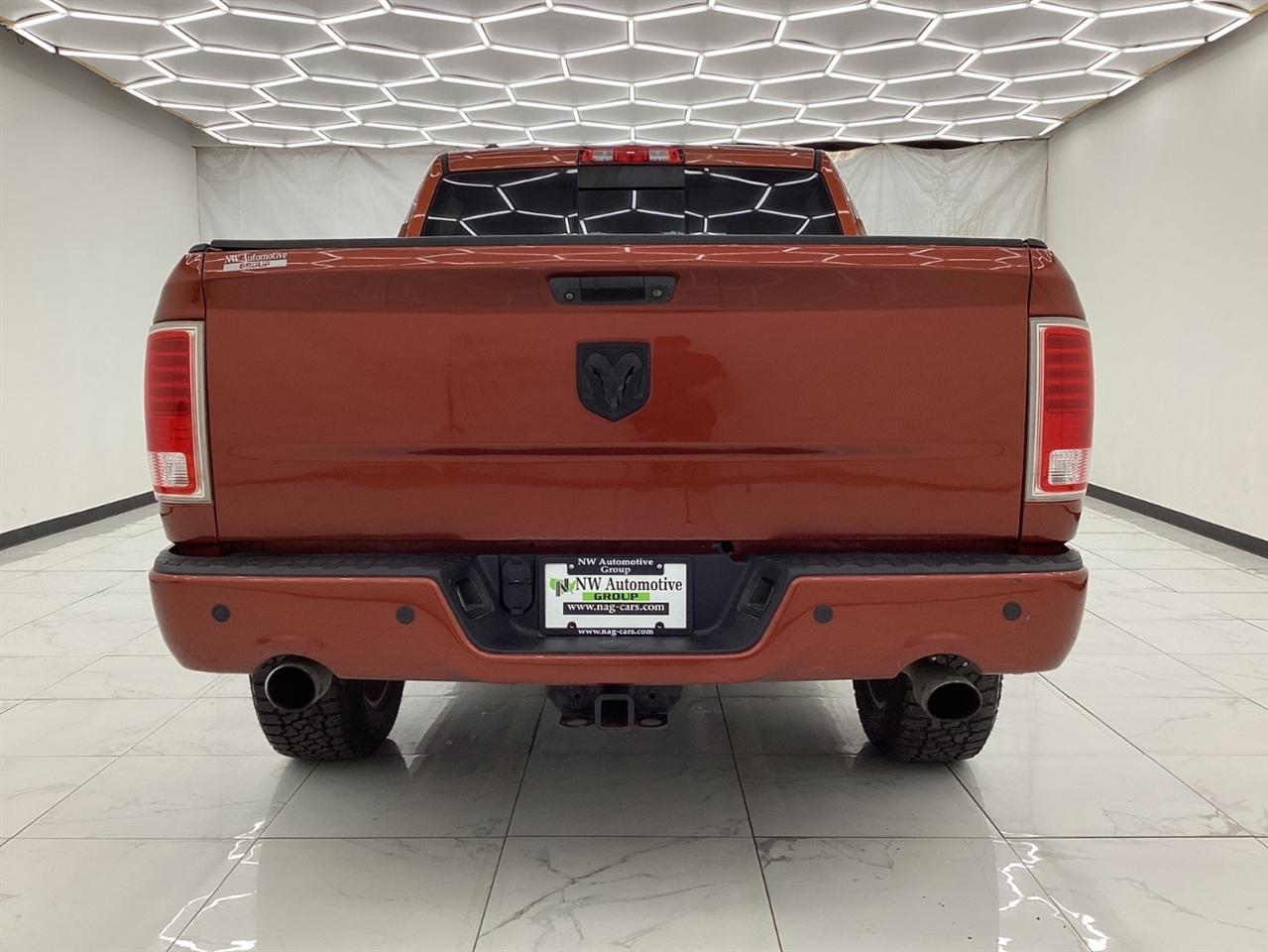 RAM 1500 4WD Crew Cab 140.5" Sport 2013