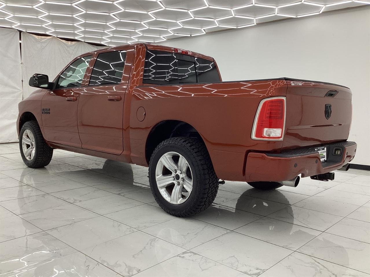 RAM 1500 4WD Crew Cab 140.5" Sport 2013