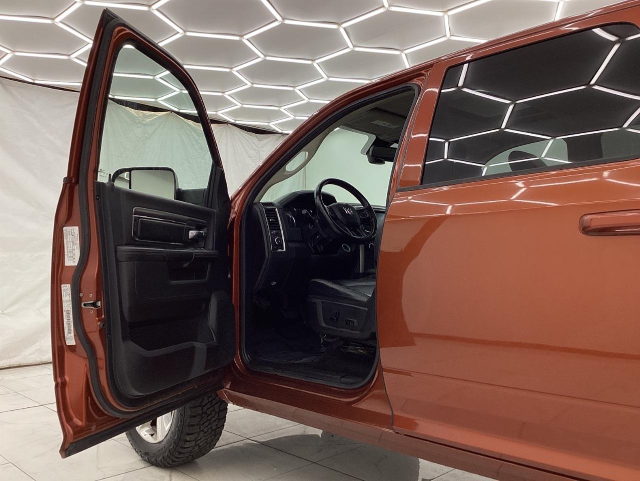 RAM 1500 4WD Crew Cab 140.5" Sport 2013