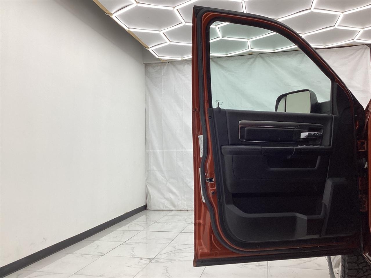 RAM 1500 4WD Crew Cab 140.5" Sport 2013