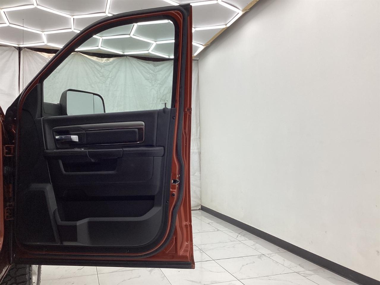 RAM 1500 4WD Crew Cab 140.5" Sport 2013