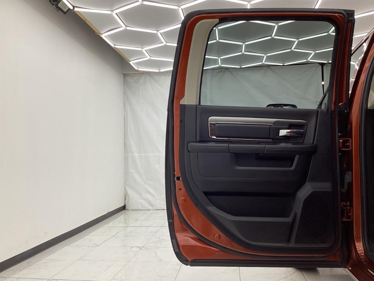 RAM 1500 4WD Crew Cab 140.5" Sport 2013