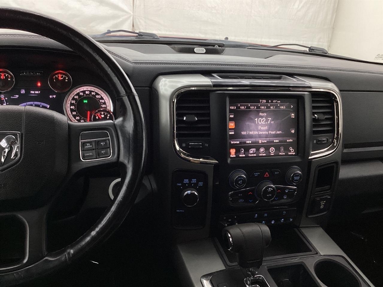 RAM 1500 4WD Crew Cab 140.5" Sport 2013
