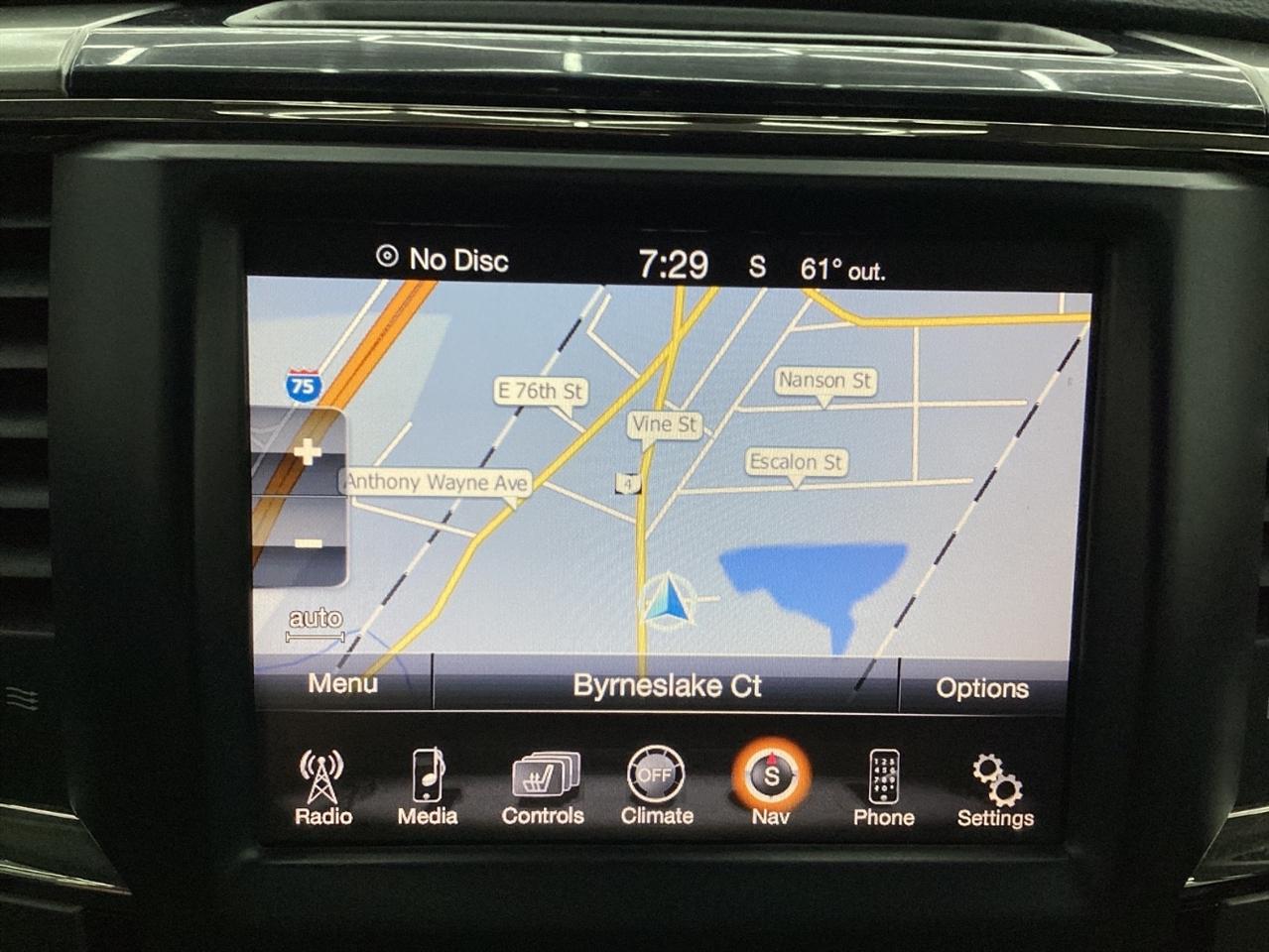 RAM 1500 4WD Crew Cab 140.5" Sport 2013