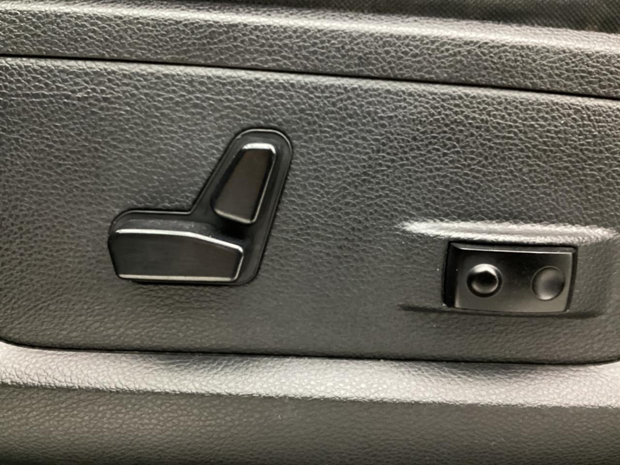 RAM 1500 4WD Crew Cab 140.5" Sport 2013