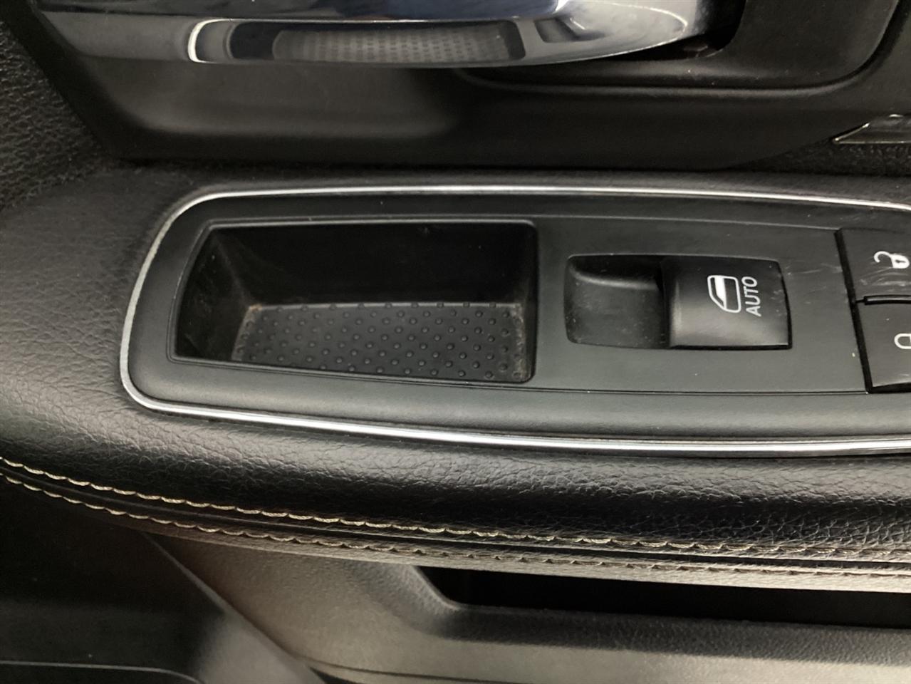 RAM 1500 4WD Crew Cab 140.5" Sport 2013