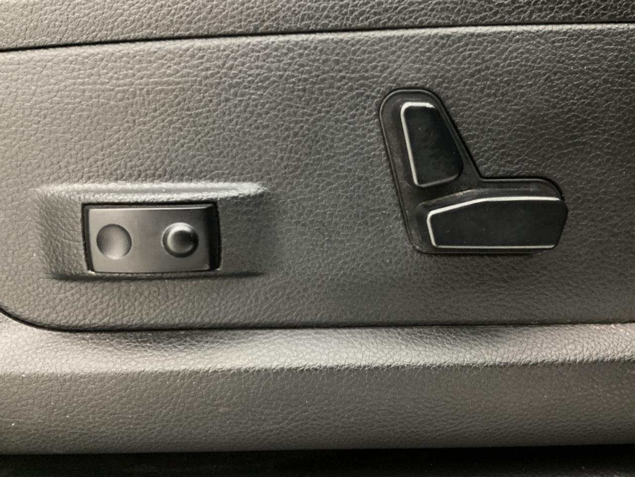 RAM 1500 4WD Crew Cab 140.5" Sport 2013