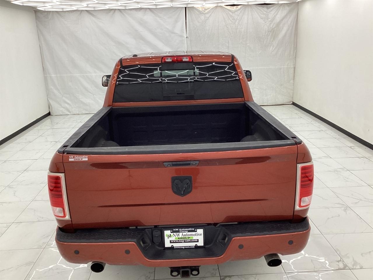 RAM 1500 4WD Crew Cab 140.5" Sport 2013