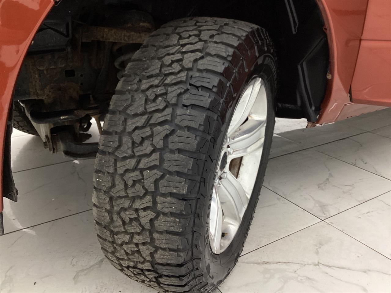 RAM 1500 4WD Crew Cab 140.5" Sport 2013